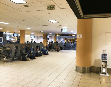 Stazione Brick di medie dimensioni in aeroporto